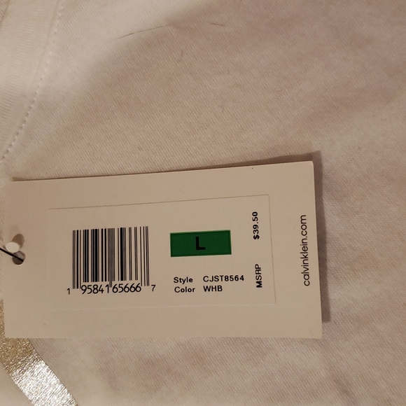 Calvin Klein Tshirt - Picture 3 of 5